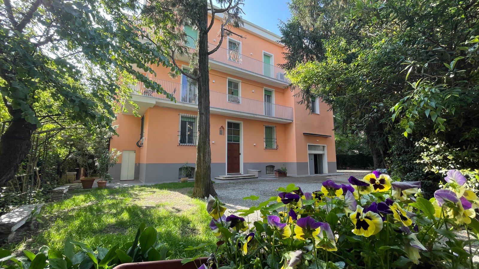 Via Archirola 75, Modena