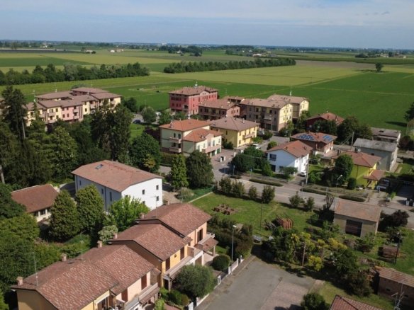 Via Grazia Deledda, Stuffione