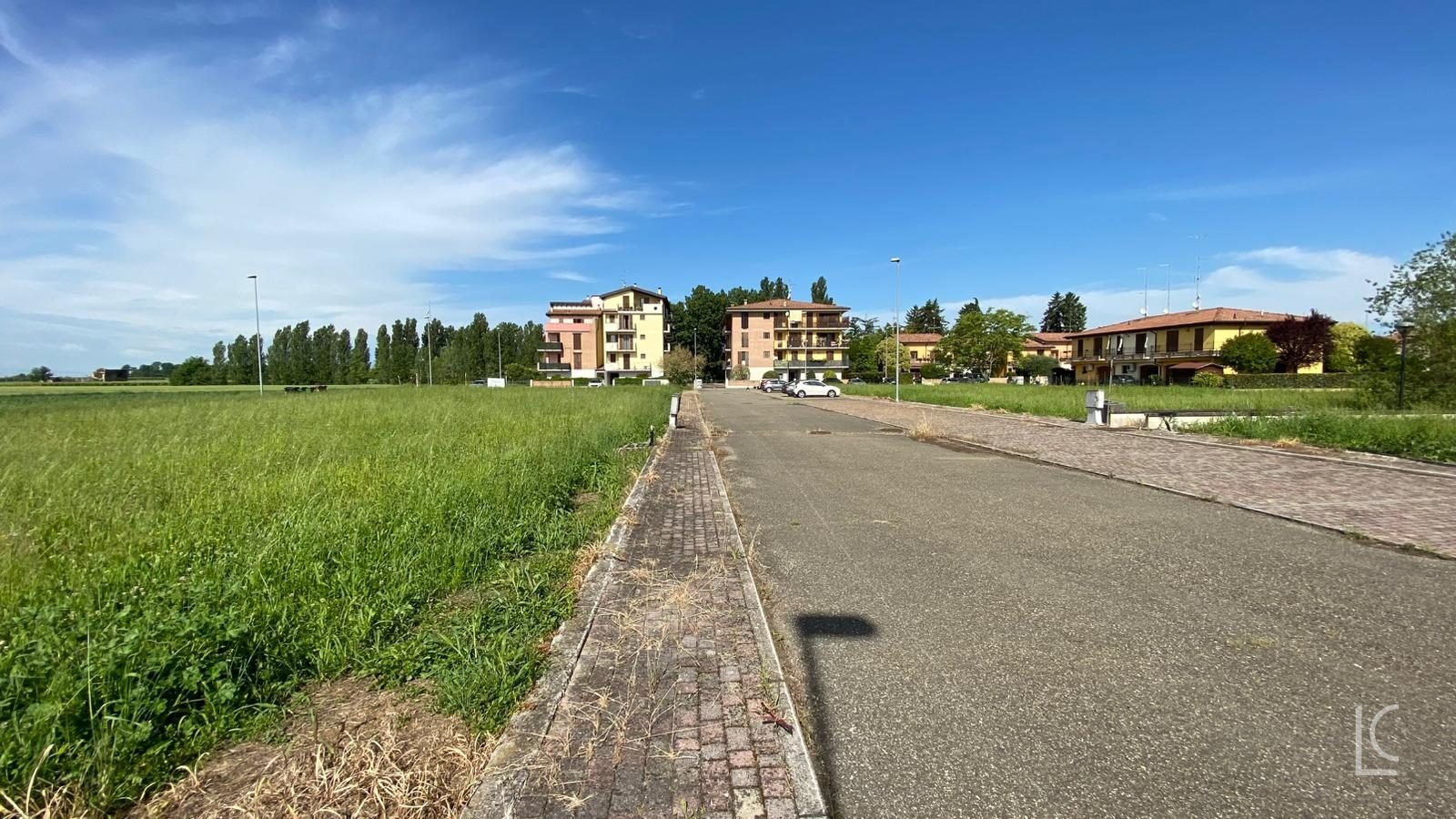 Via Grazia Deledda, Stuffione