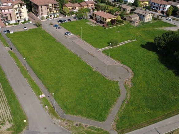 Via Grazia Deledda, Stuffione